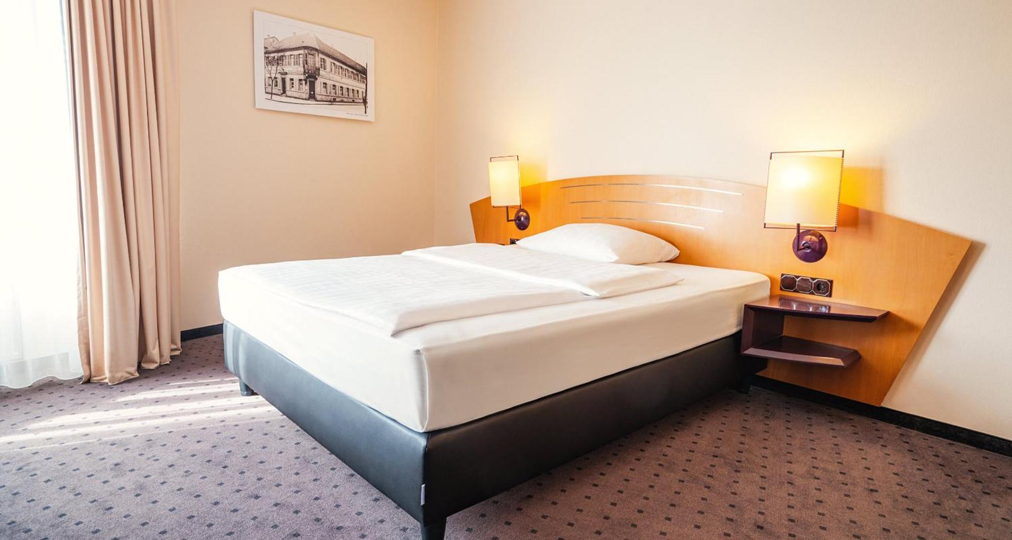 Victor'S Residenz-Hotel Frankenthal Room photo