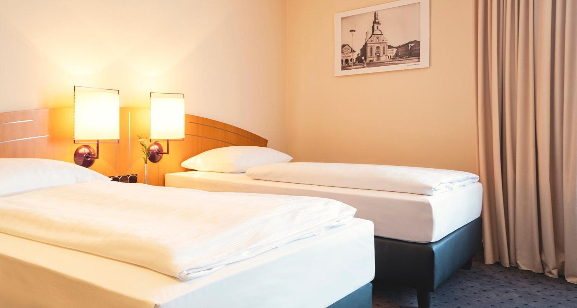 Victor'S Residenz-Hotel Frankenthal Room photo