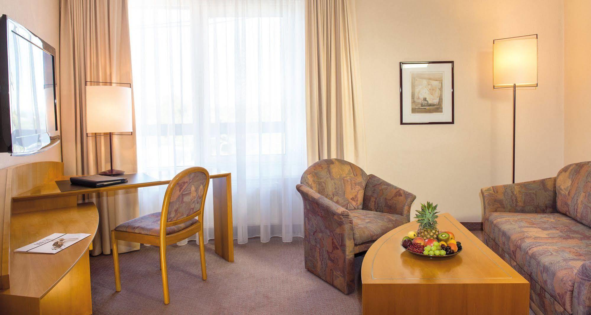 Victor'S Residenz-Hotel Frankenthal Exterior photo